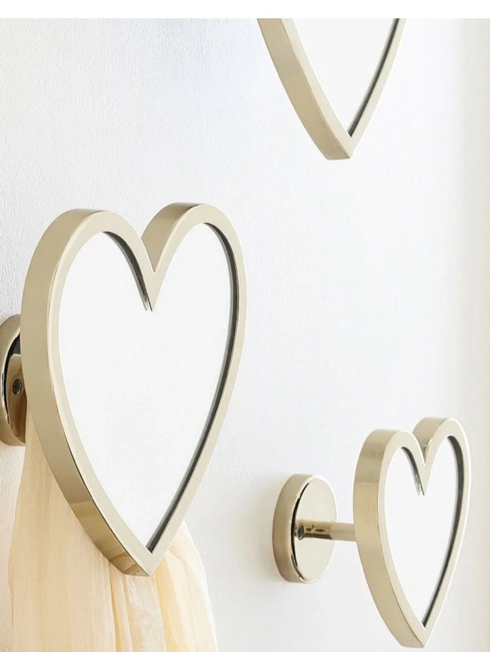 Pottery Barn Teen Gold Heart Wall Mirror Hooks